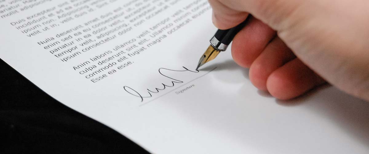 Signature contrat camping Tastesoule à Vensac