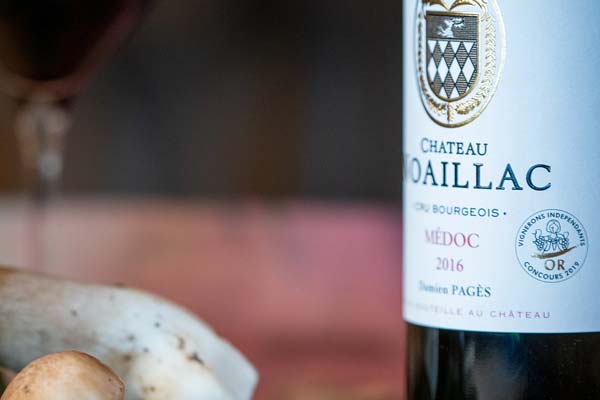Bouteille de Bordeau Château Noiallac dans le Médoc