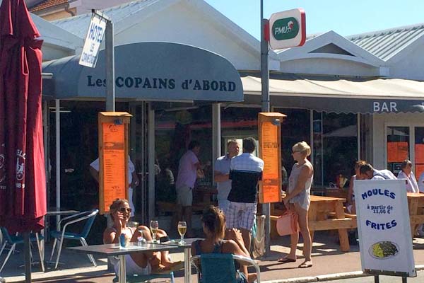 Restaurant Les copains d'abord à Montalivet près du camping Tastesoule