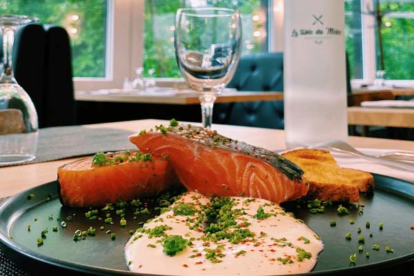 Plat se saumon au restaurant La Table du Médoc à Gaillan