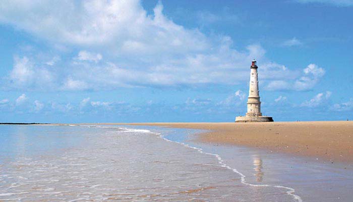 Le phare de Cordouan, près de Royan à visiter pendant vos vacances dans le Médoc